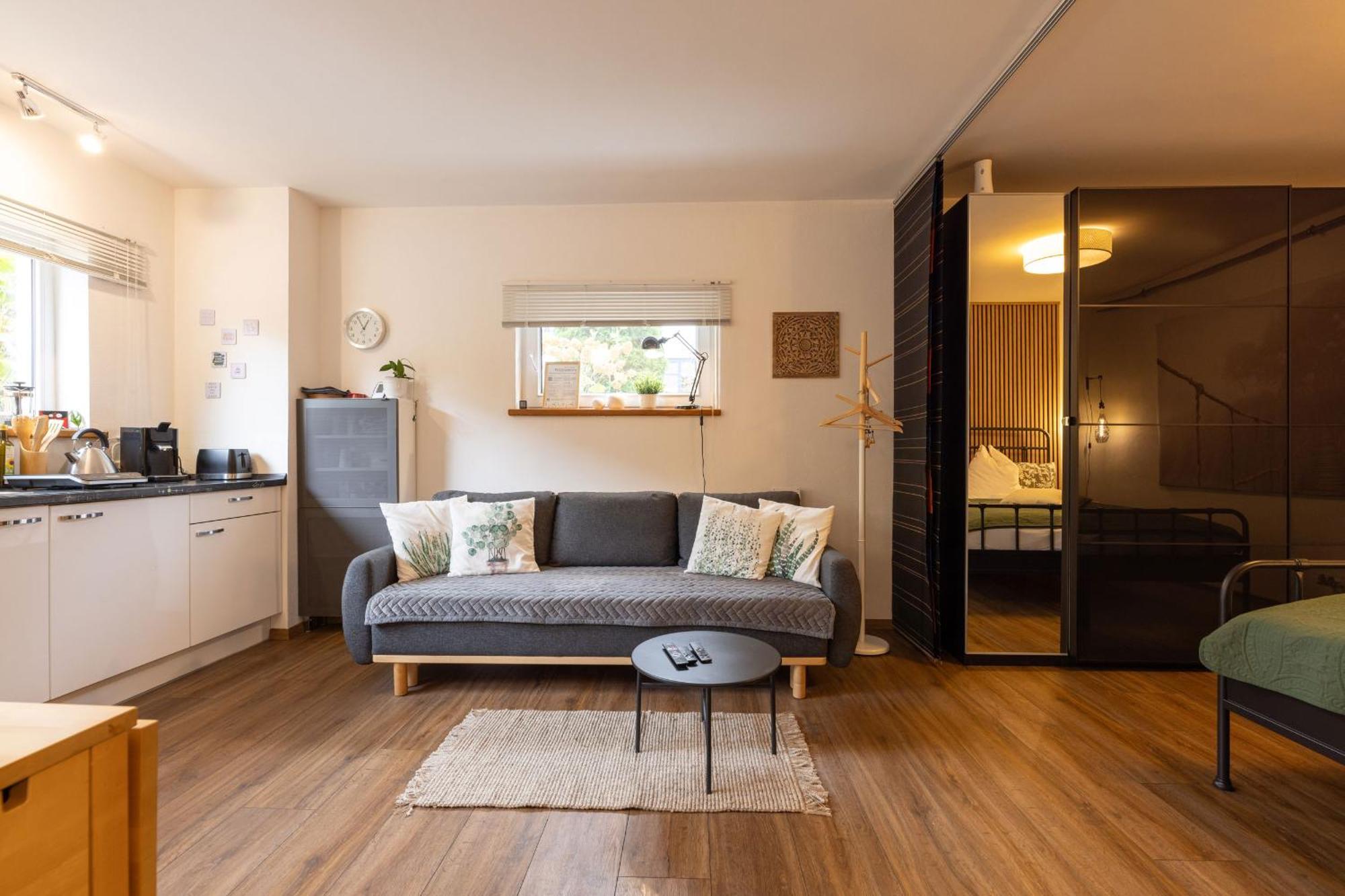 Ideal Fuer Kurze Aufenthalte - Gemuetliches 1-Zimmer-Apartment Adelsdorf Exterior photo
