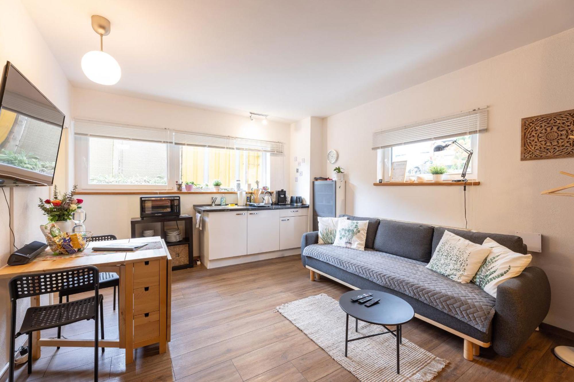 Ideal Fuer Kurze Aufenthalte - Gemuetliches 1-Zimmer-Apartment Adelsdorf Exterior photo